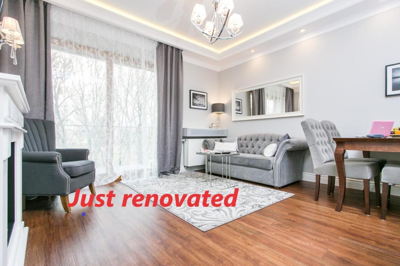 Executive 2-Bedroom Apartment クラクフ エクステリア 写真