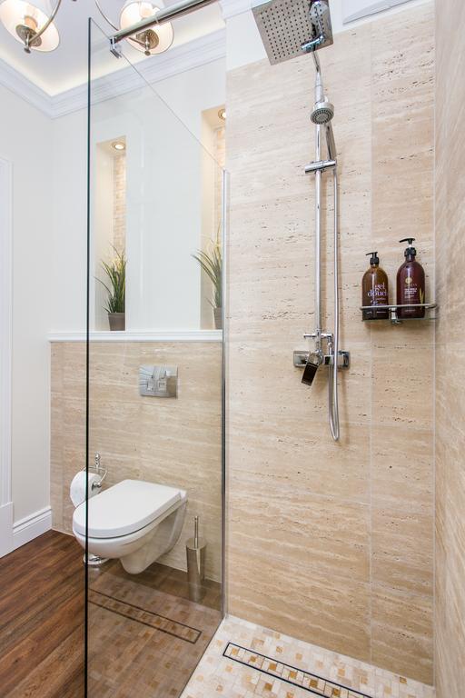 Executive 2-Bedroom Apartment クラクフ エクステリア 写真