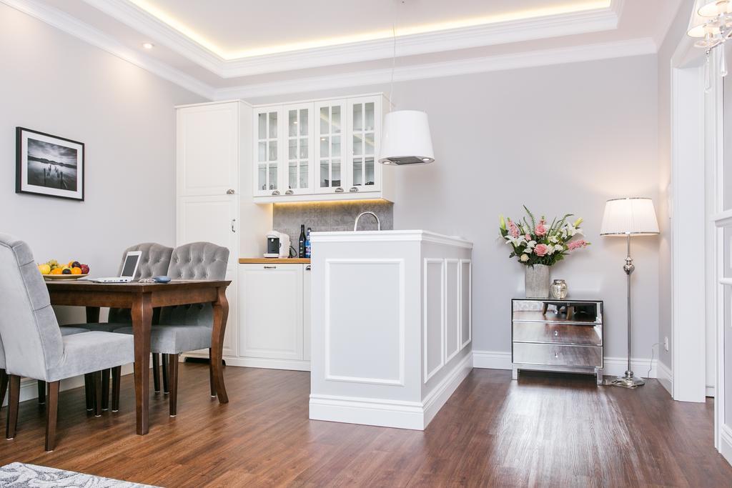Executive 2-Bedroom Apartment クラクフ エクステリア 写真